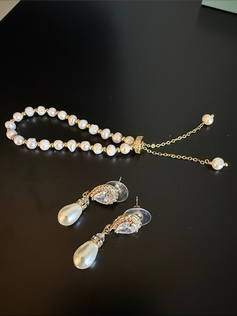 Elegant Pearl Drop Bracelet and Earrings Set - Gold & White